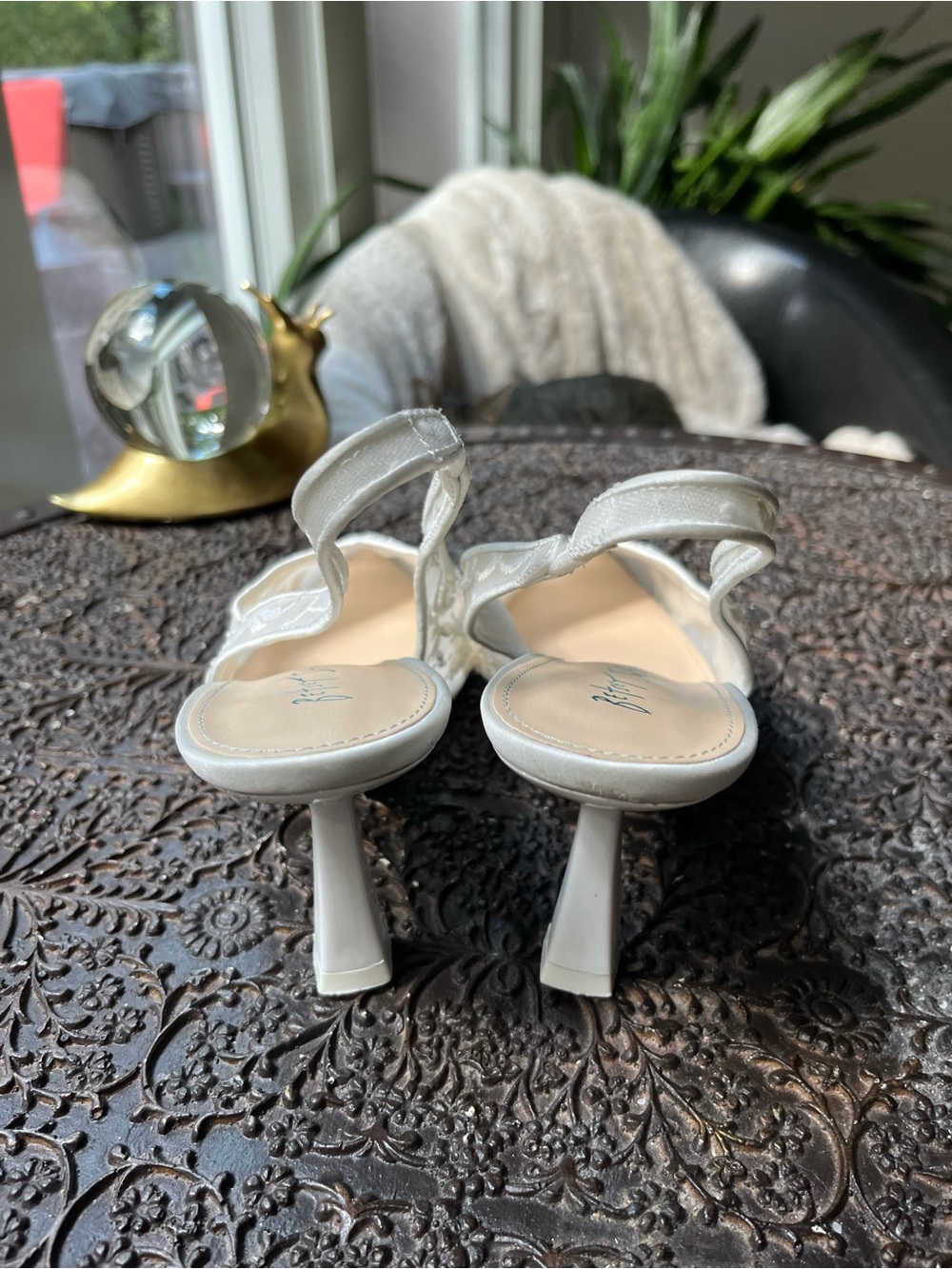 BETSEY JOHNSON SLINGBACK COSMO IVORY BEADED EMBROIDERED PUMPS 8 - Picture 8 of 9